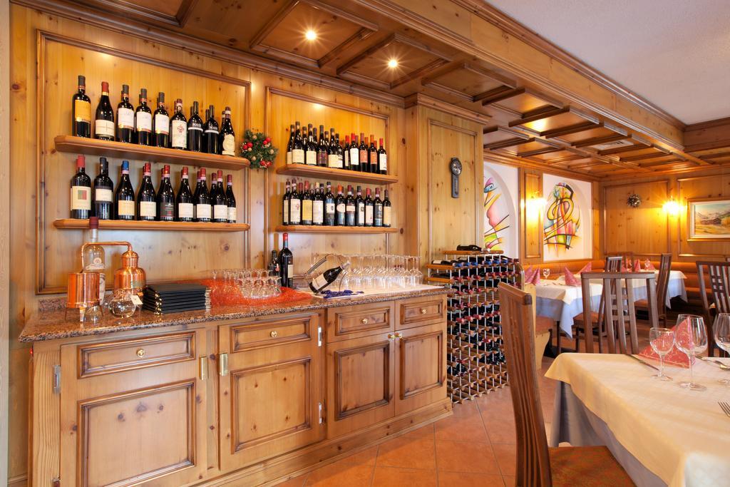 Hotel Krone Livigno Kültér fotó
